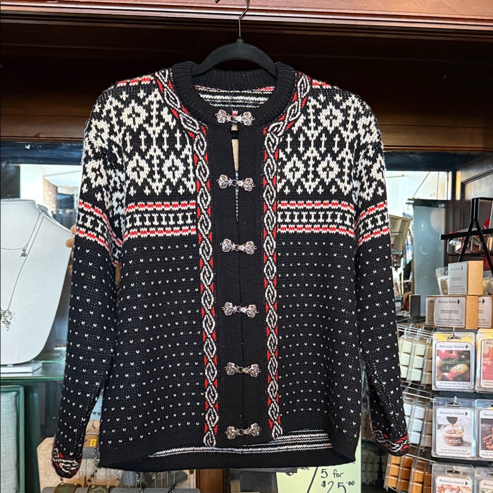 Nordic style knit sweater - possible wool blend.